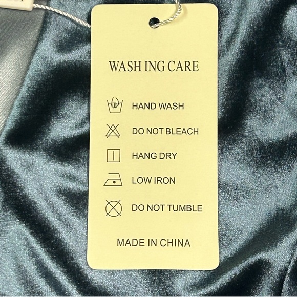 Womens Long Sleeve Velvet Dress Size 14 Stretchy V Neck Ruched Party Blue NWT - Picture 14 of 16